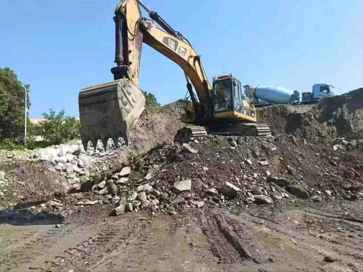 Buy Caterpillar 340D2L Used Excavator / 1