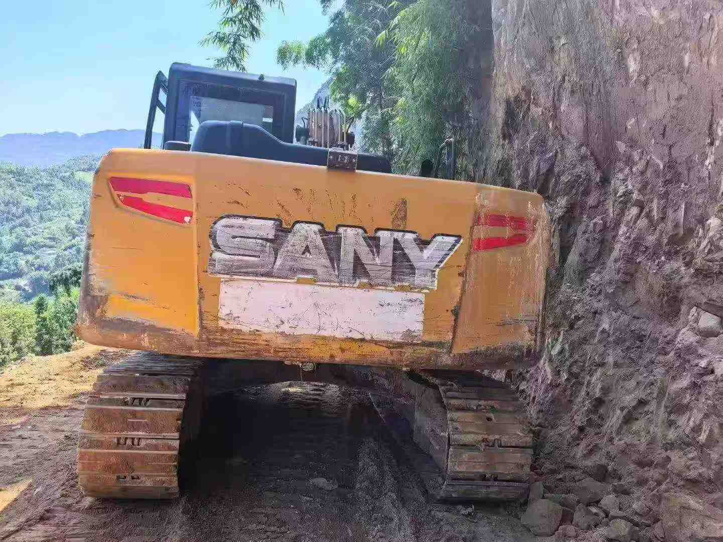 Buy Sany SY135 Used Excavator / 3 Buy Sany SY135 Used Excavator / 3