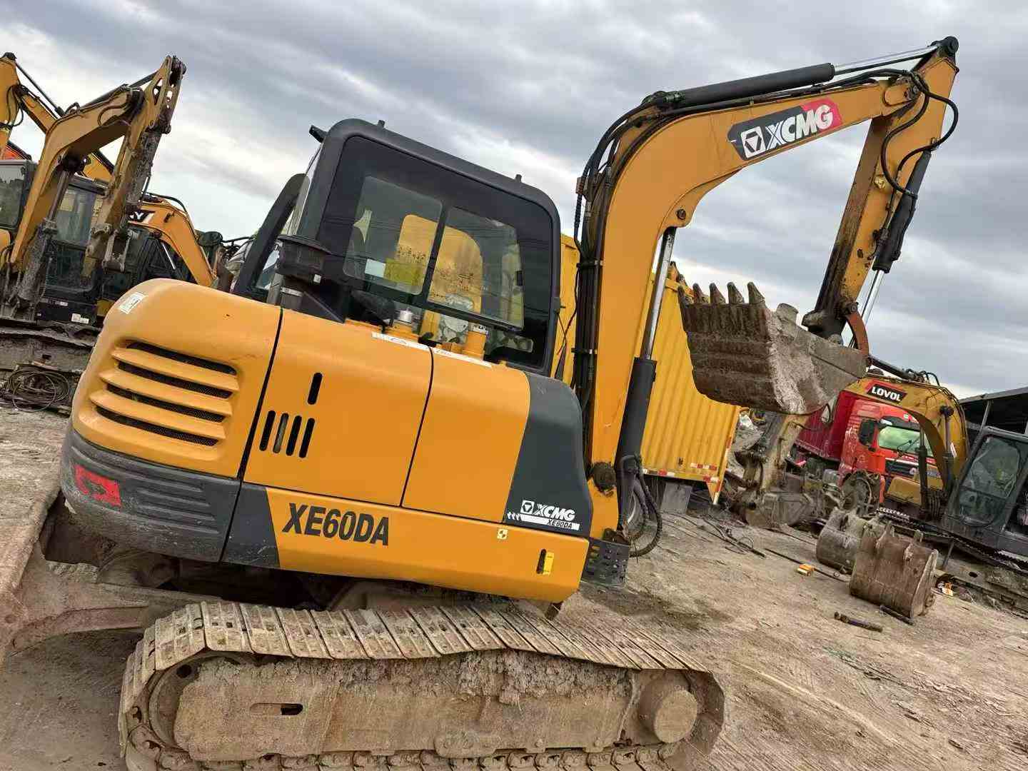 Buy XCMG XE60 Used Excavator / 1