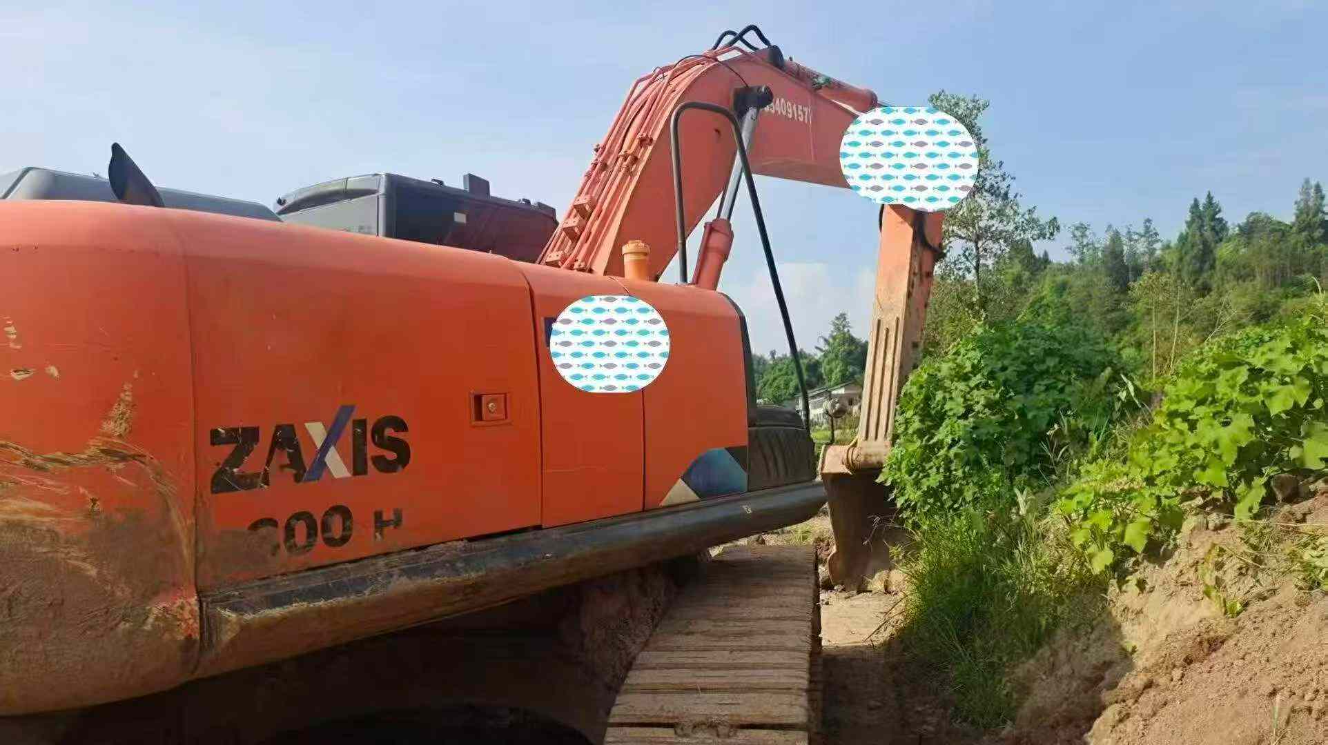 Buy Hitachi ZW250 Used Excavator / 2 Buy Hitachi ZW250 Used Excavator / 2
