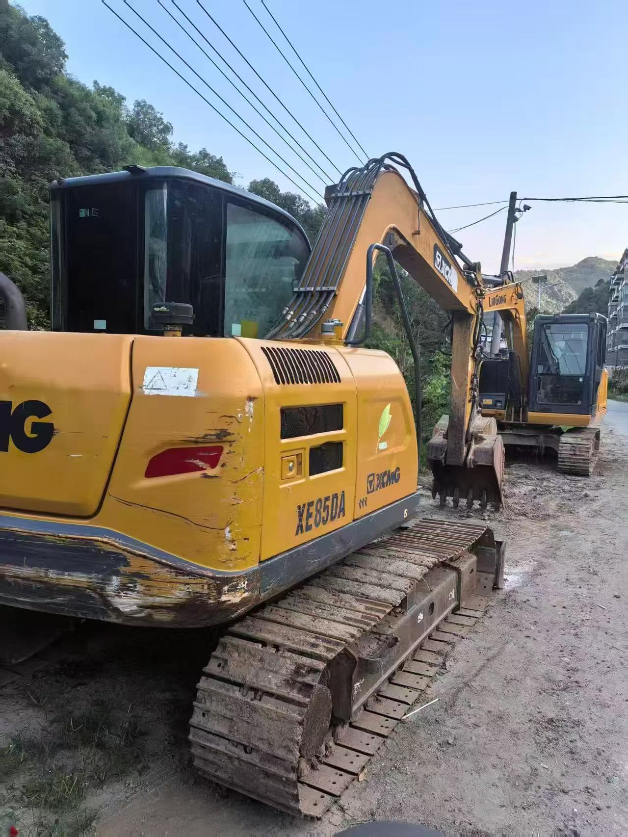Buy XCMG XE75C Used Excavator / 1