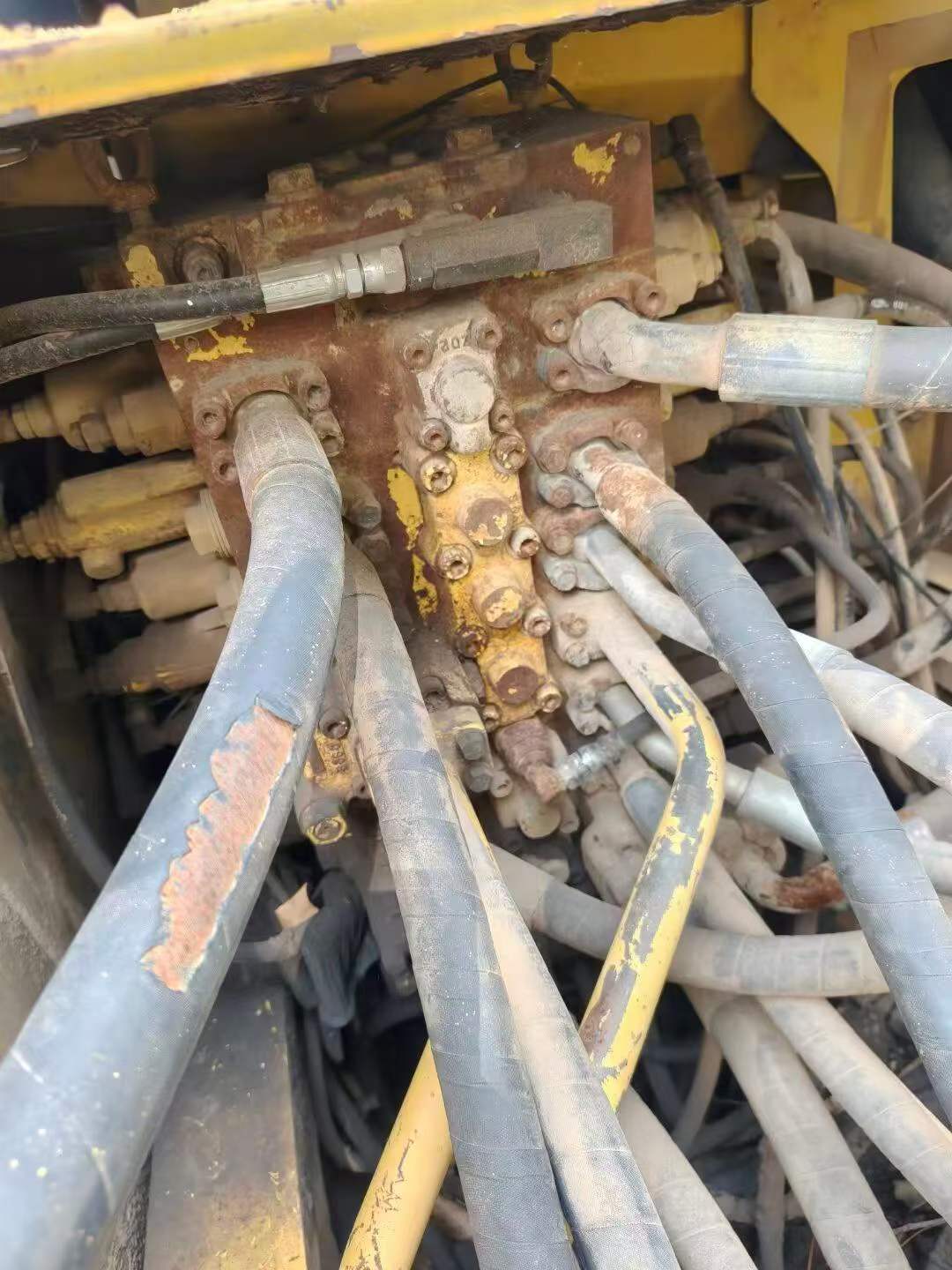 Buy Komatsu PC210-8 Used Excavator / 4