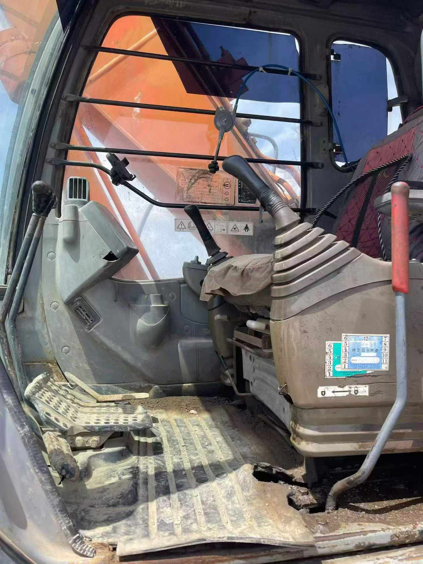 Buy Hitachi ZX200-6 Used Excavator / 6 Buy Hitachi ZX200-6 Used Excavator / 6