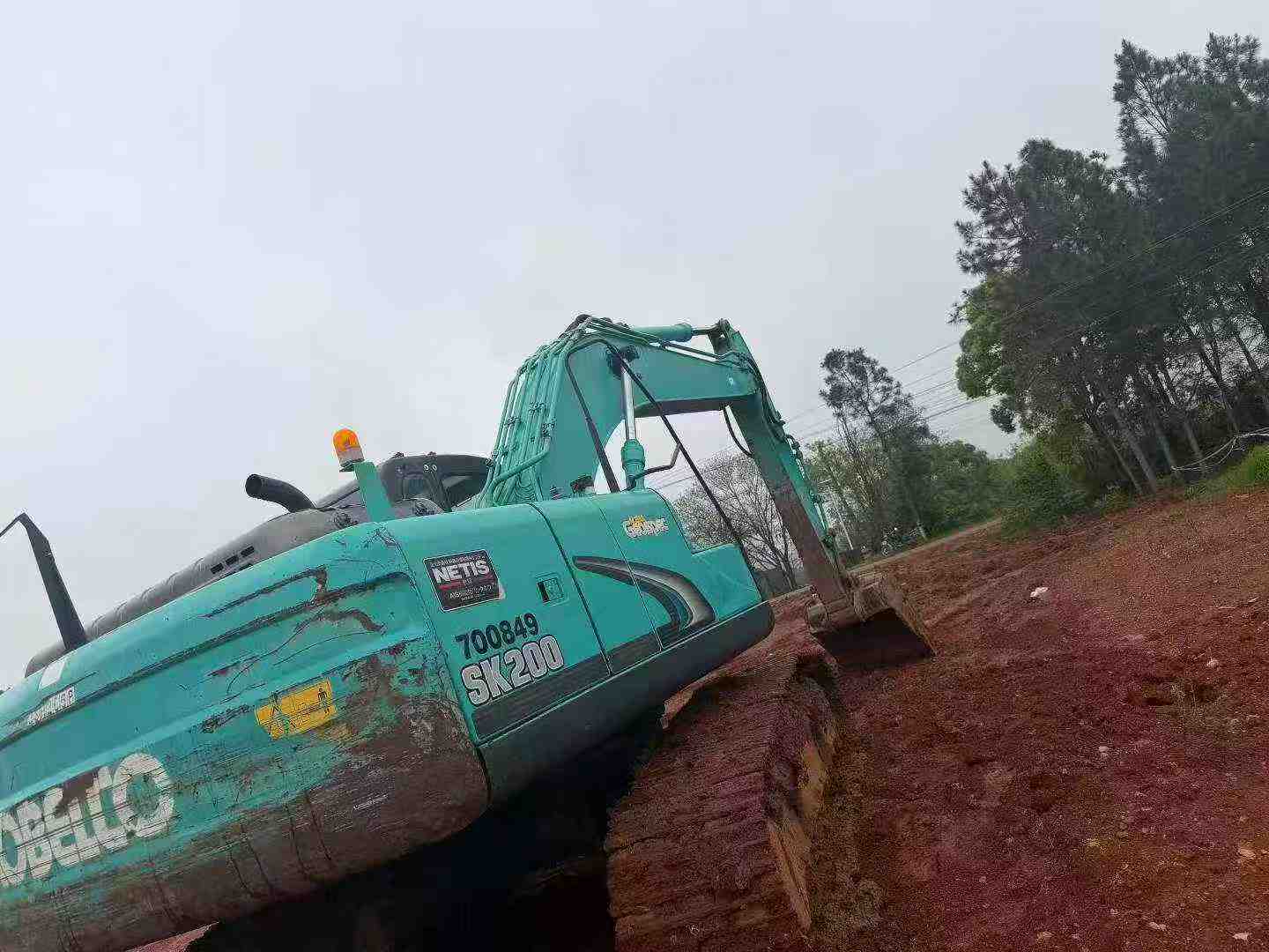 Buy Kobelco SK200 Used Excavator / 3 Buy Kobelco SK200 Used Excavator / 3