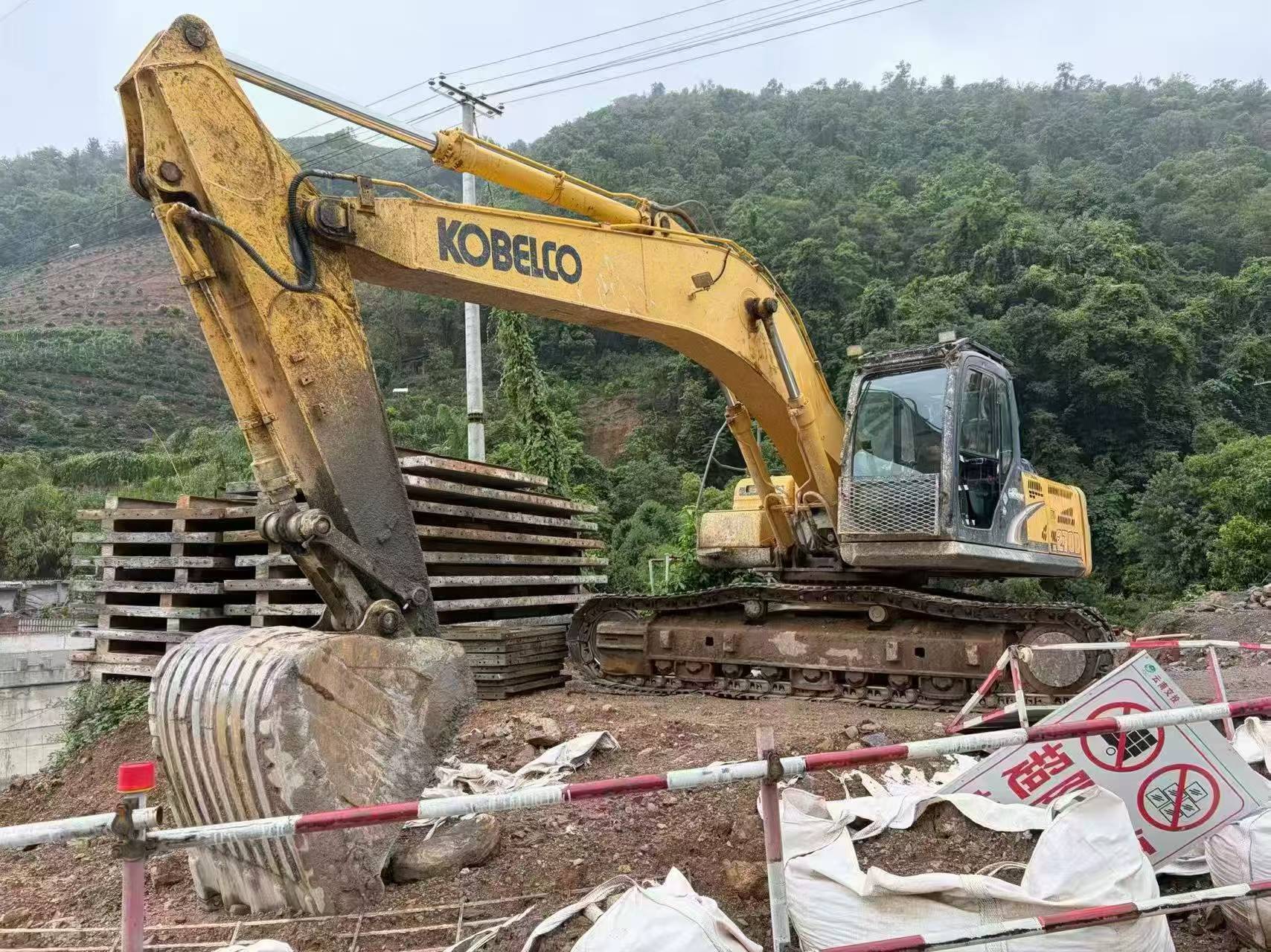 Buy Kobelco SK270D Used Excavator / 2 Buy Kobelco SK270D Used Excavator / 2
