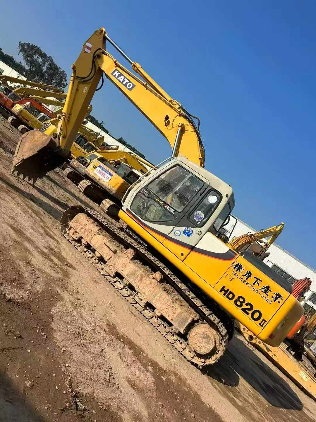 Buy Kato 820-3SP Used Excavator / 1
