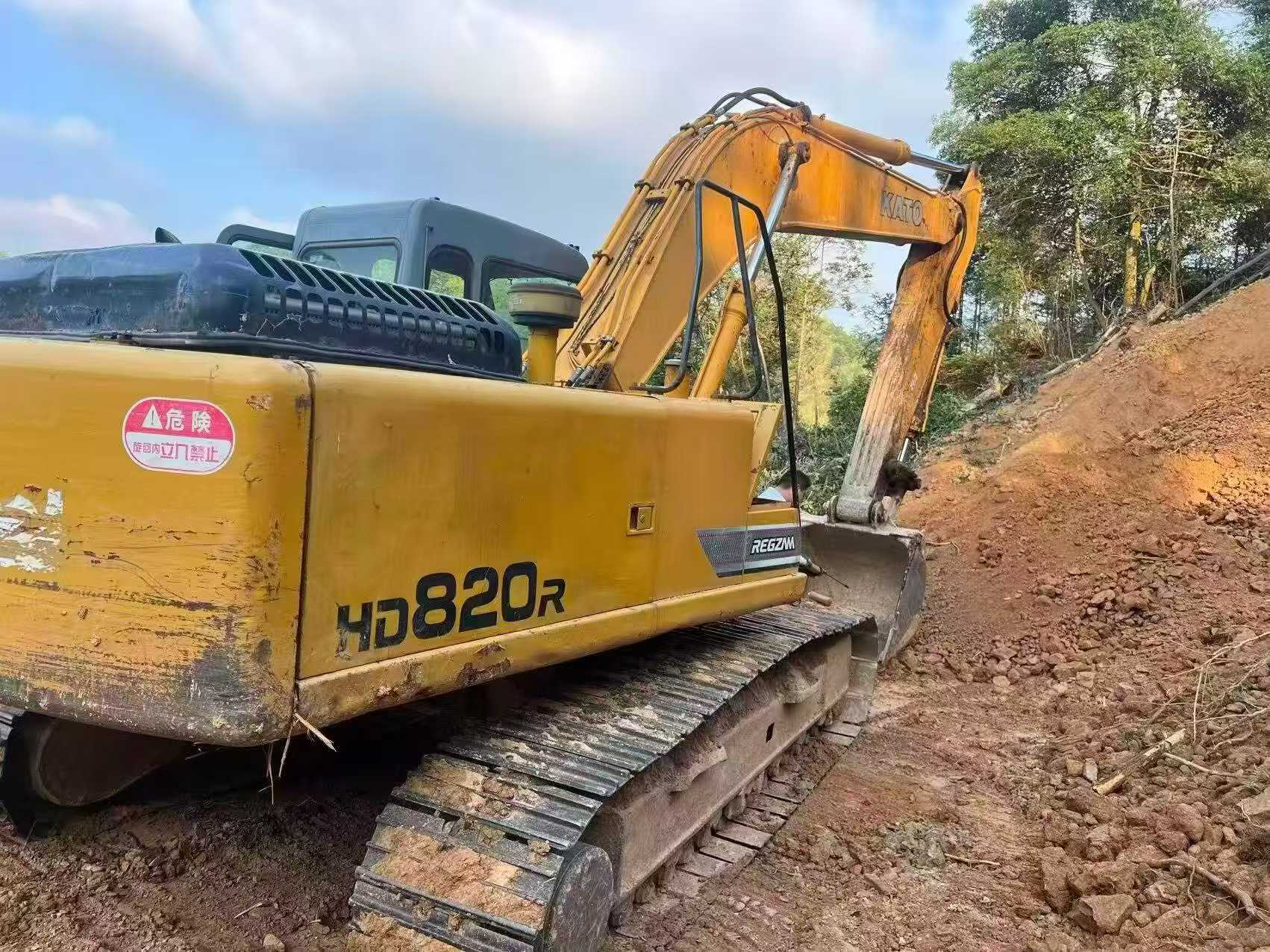 شراء حفارة Kato HD820R مستعملة / 3