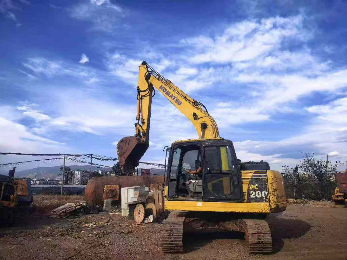 Buy Komatsu PC130-8 Used Excavator / 9 Buy Komatsu PC130-8 Used Excavator / 9
