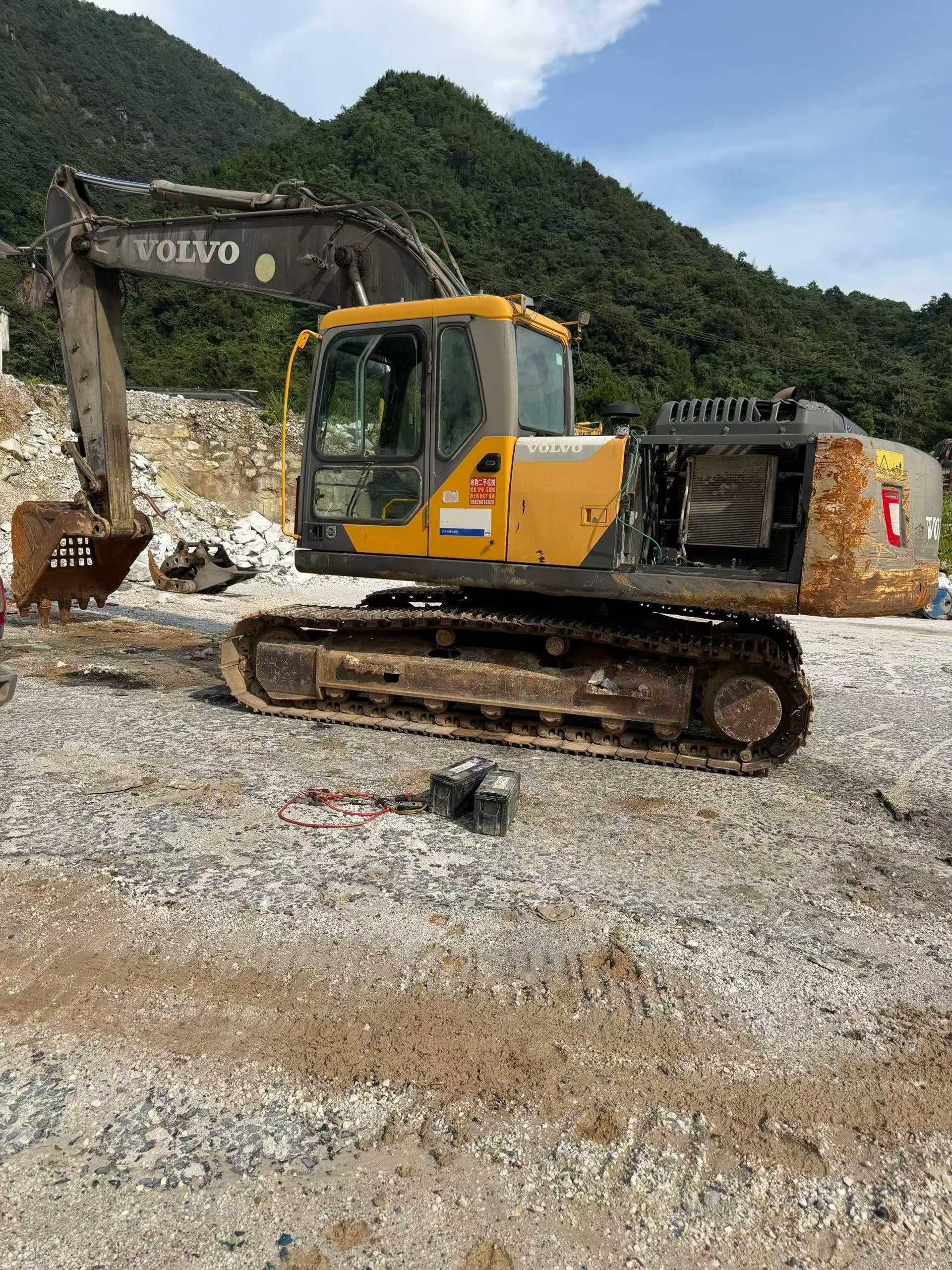 Buy Volvo EC210D Used Excavator / 2 Buy Volvo EC210D Used Excavator / 2
