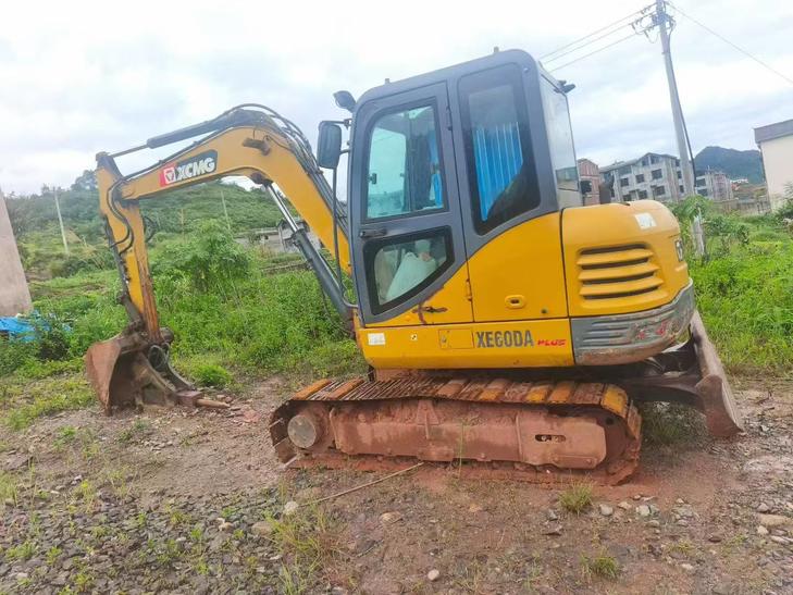 Buy XCMG XE60DA Used Excavator / 1