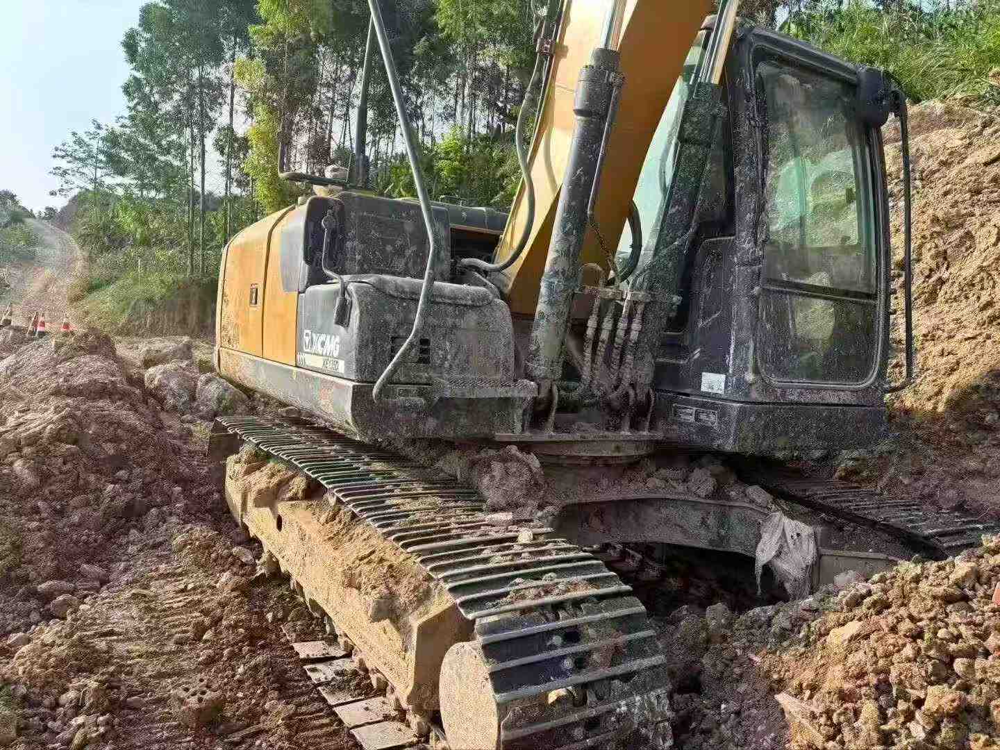 Buy XCMG XE135B Used Excavator / 3 Buy XCMG XE135B Used Excavator / 3