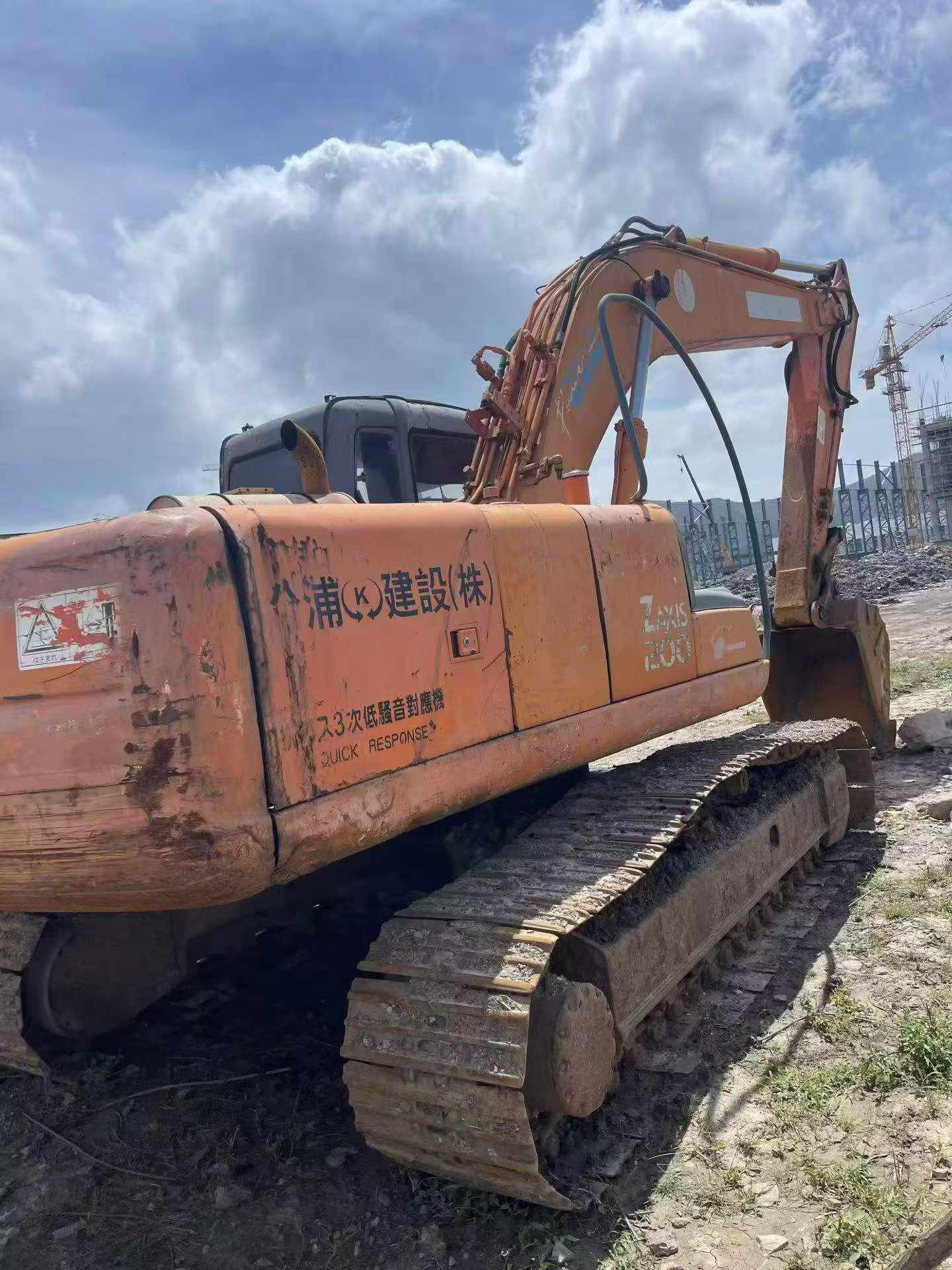 Buy Hitachi ZX200-6 Used Excavator / 1