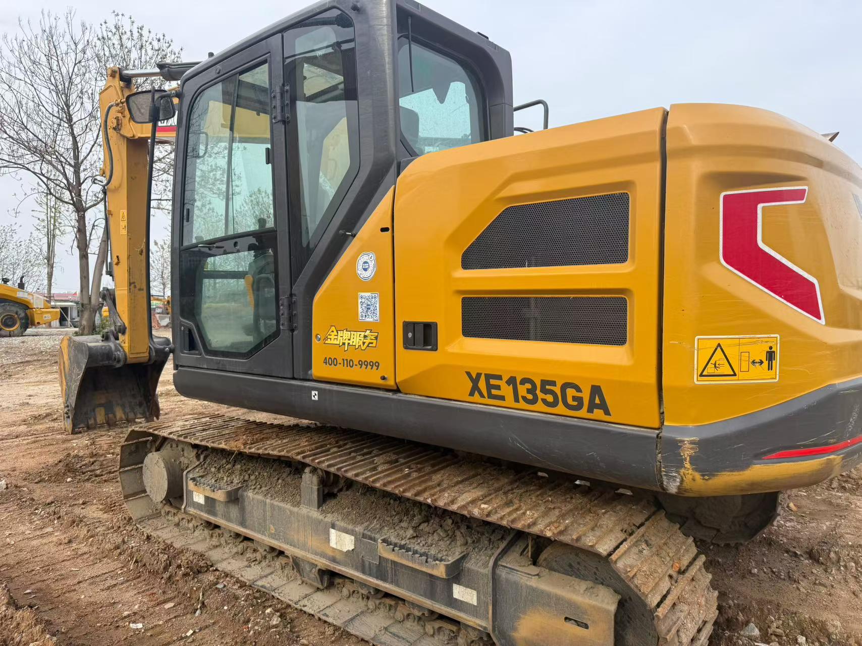 Buy XCMG XE135B Used Excavator / 1