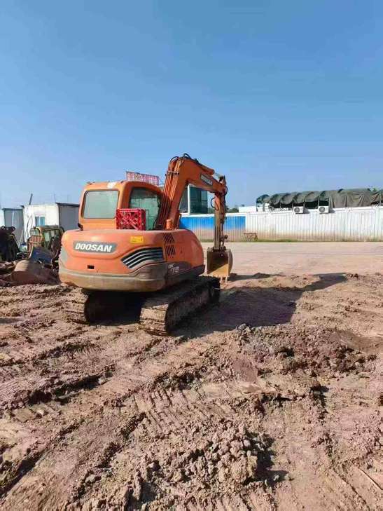 Buy Doosan DX75 Used Excavator / 1