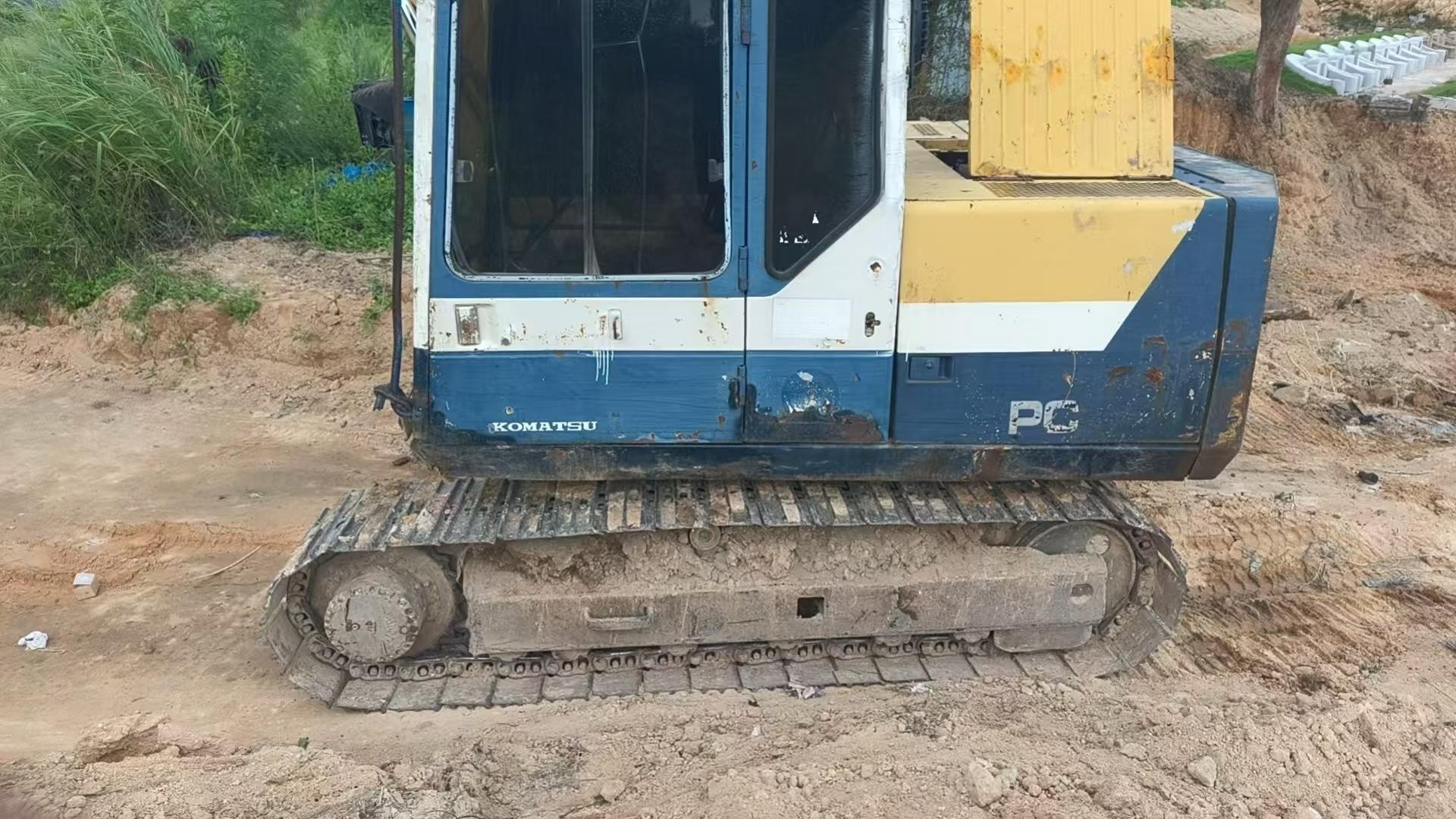 Buy Komatsu PC100-5 Used Excavator / 2
