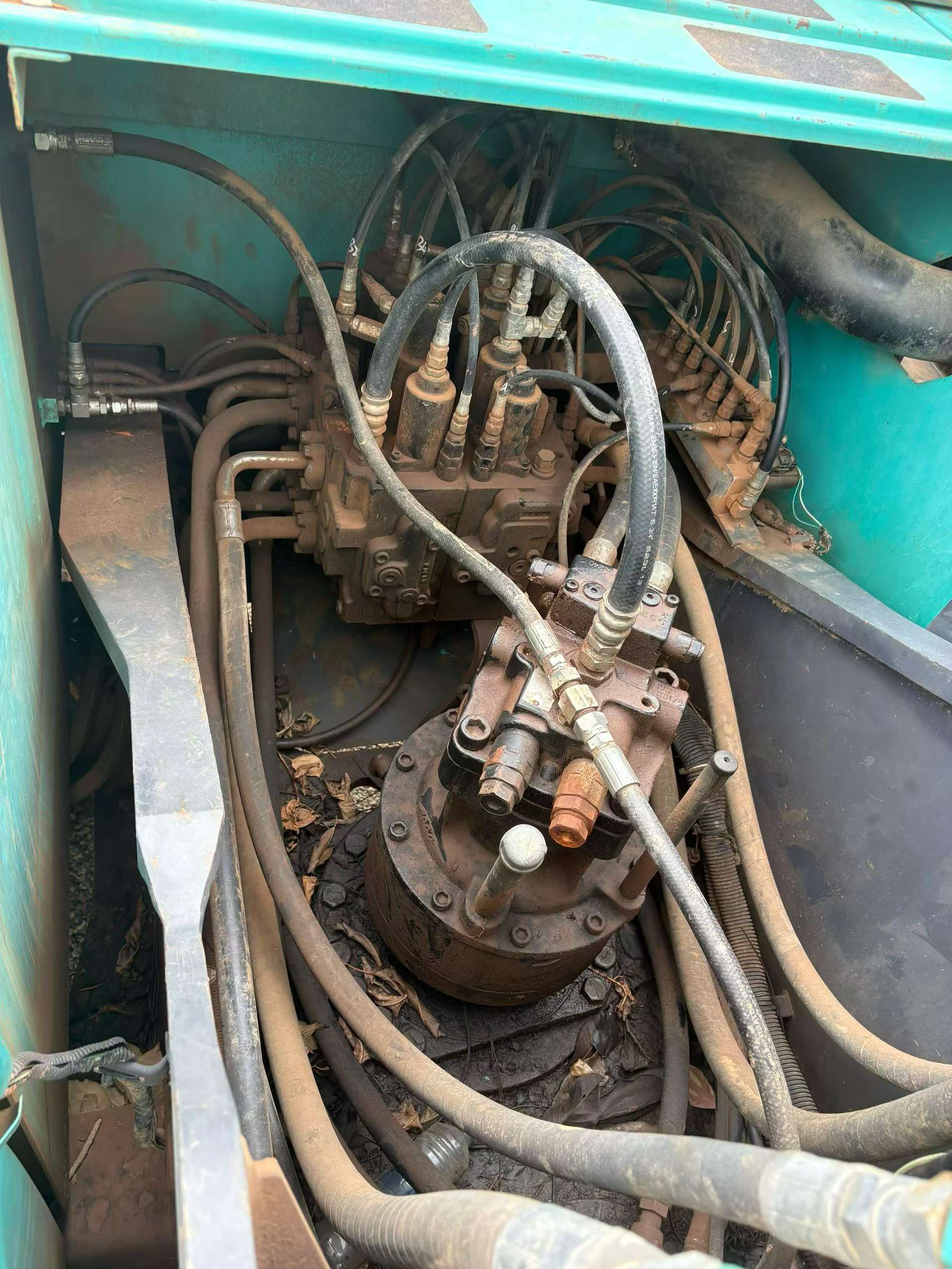 Buy Kobelco SK200 Used Excavator / 4 Buy Kobelco SK200 Used Excavator / 4