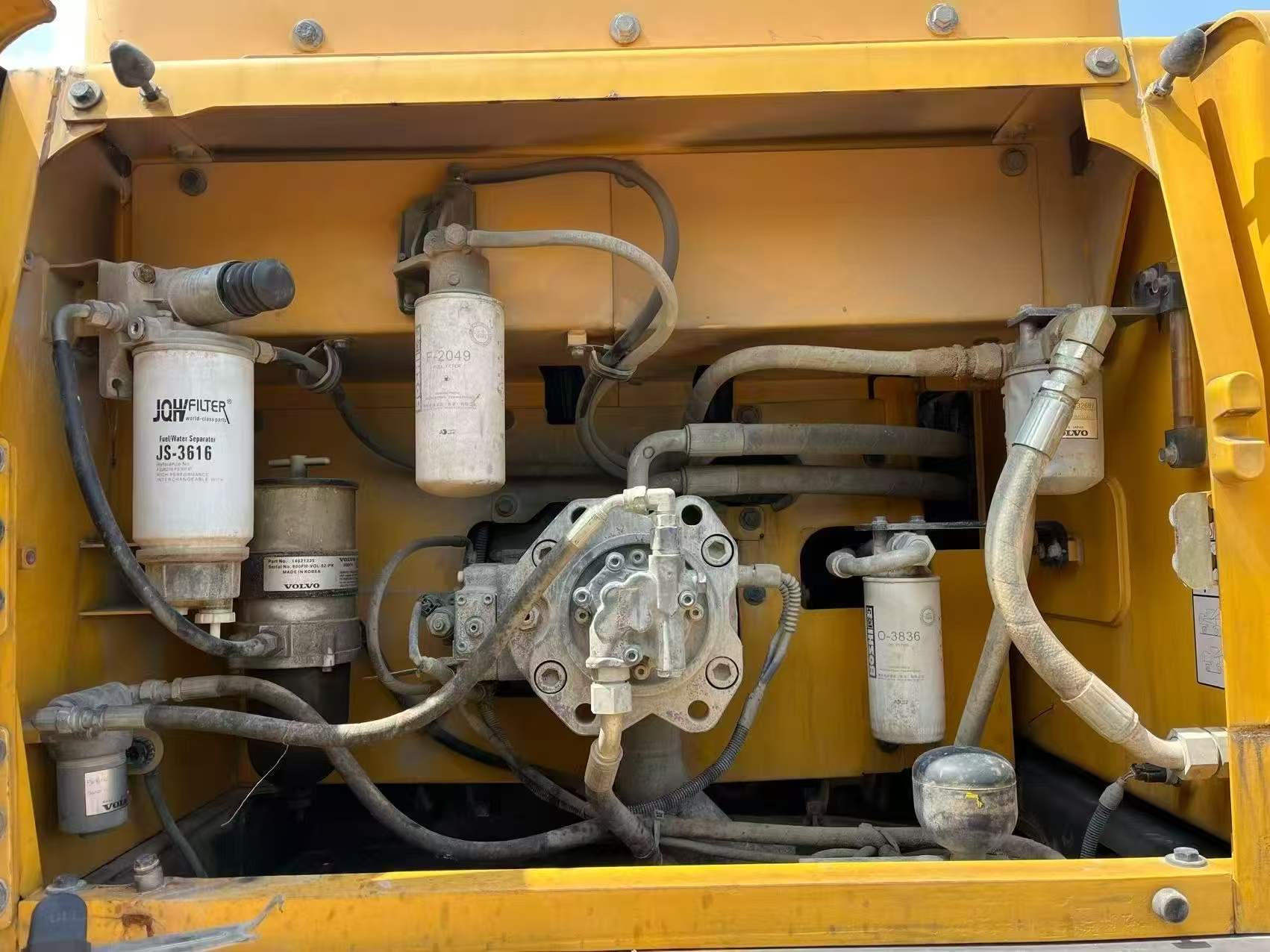 Buy Volvo L250G Used Excavator / 2 Buy Volvo L250G Used Excavator / 2