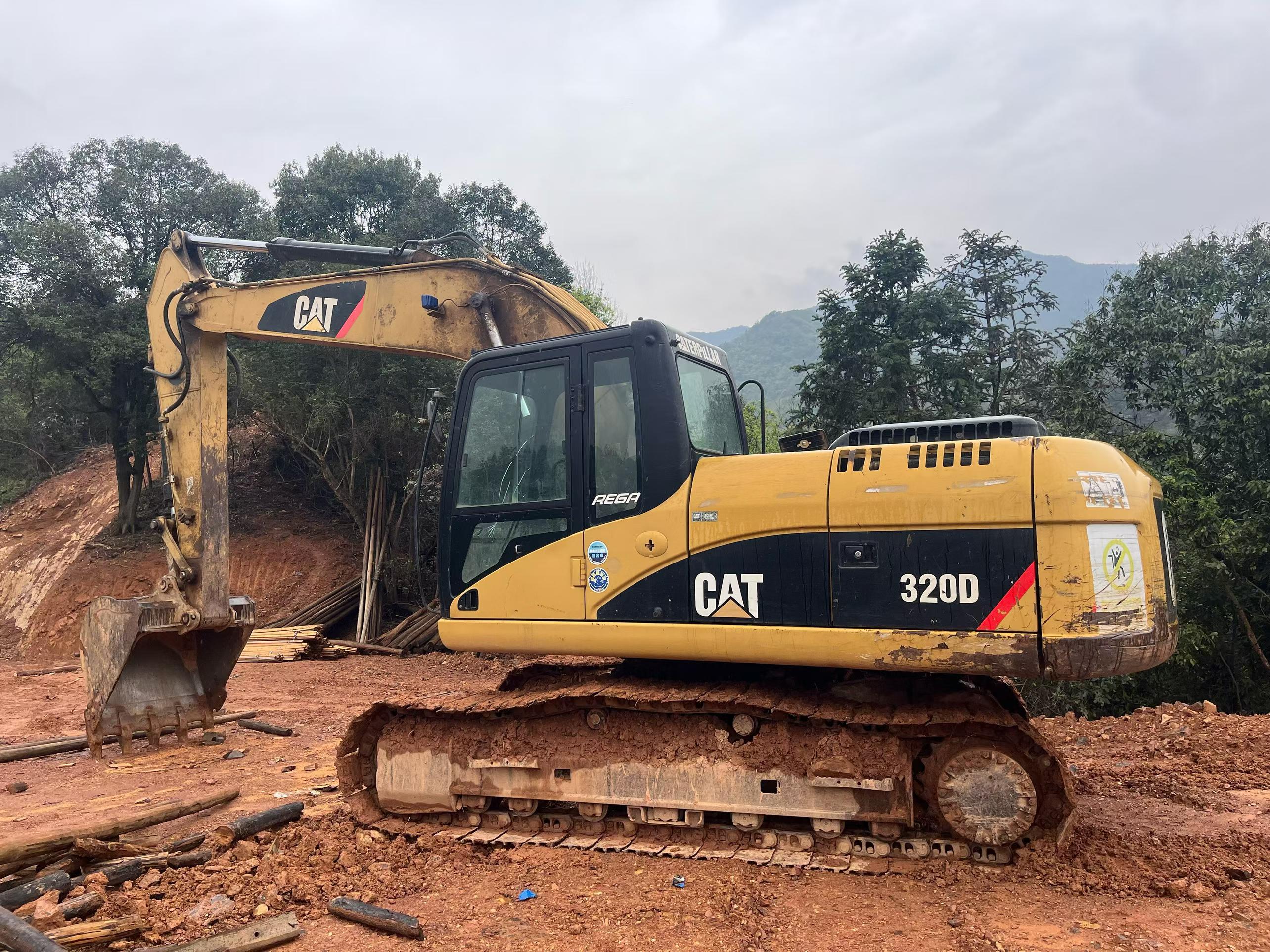 Buy Caterpillar 320D Used Excavator / 1
