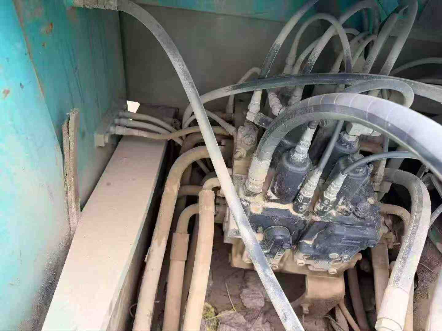 Buy Kobelco SK210 Used Excavator / 5