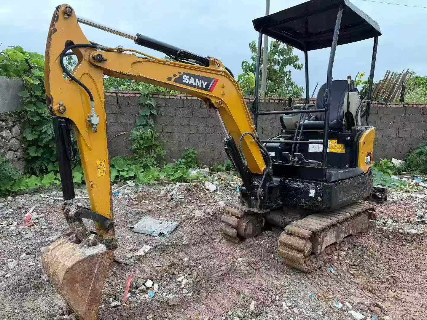 Buy Sany SY16C Used Excavator