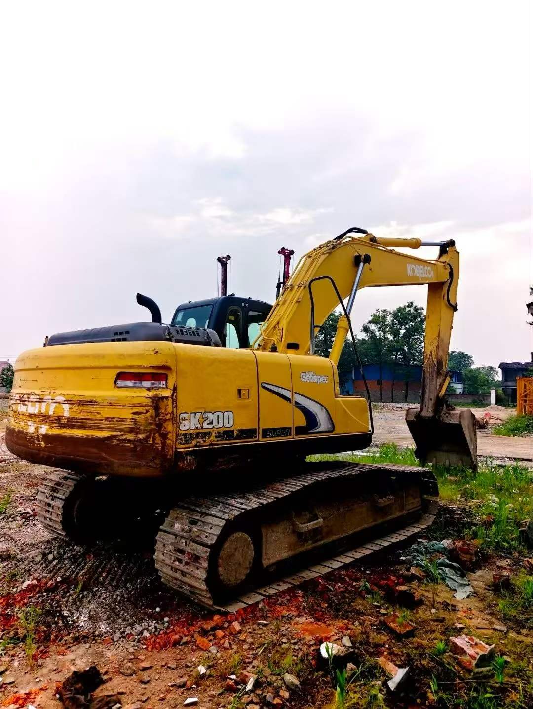 Buy Kobelco SK200-2 Used Excavator / 2 Buy Kobelco SK200-2 Used Excavator / 2