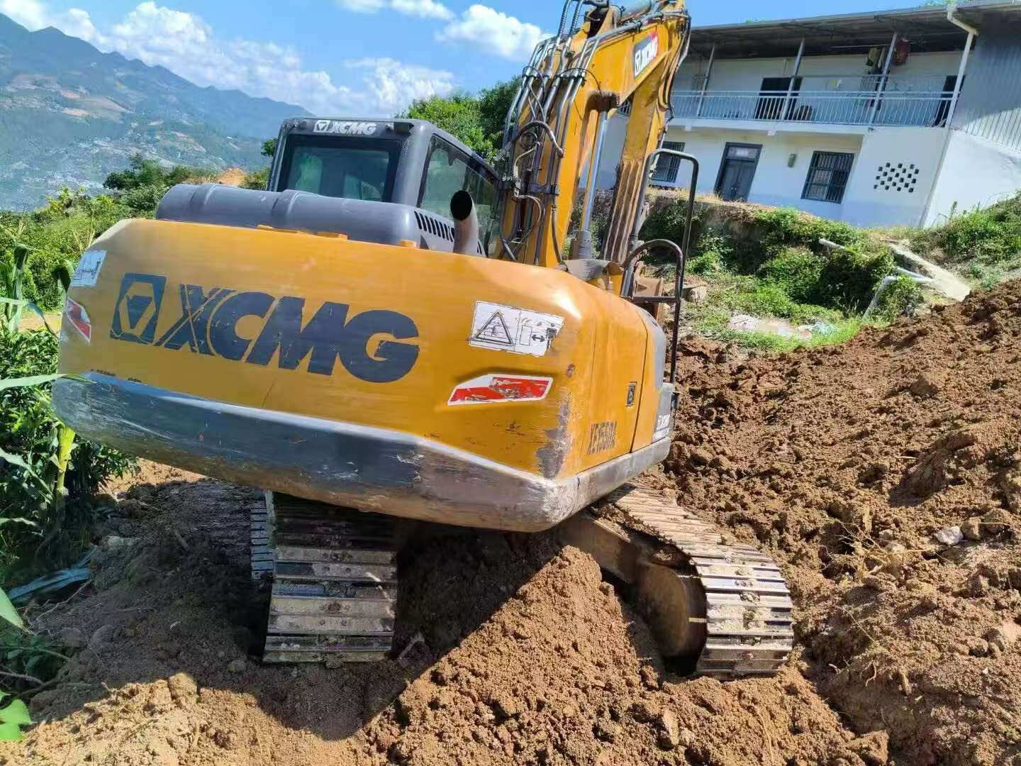 Buy XCMG XE135B Used Excavator / 3 Buy XCMG XE135B Used Excavator / 3