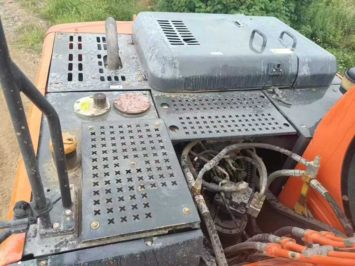 Buy Doosan DH215-7 Used Excavator / 4 Buy Doosan DH215-7 Used Excavator / 4