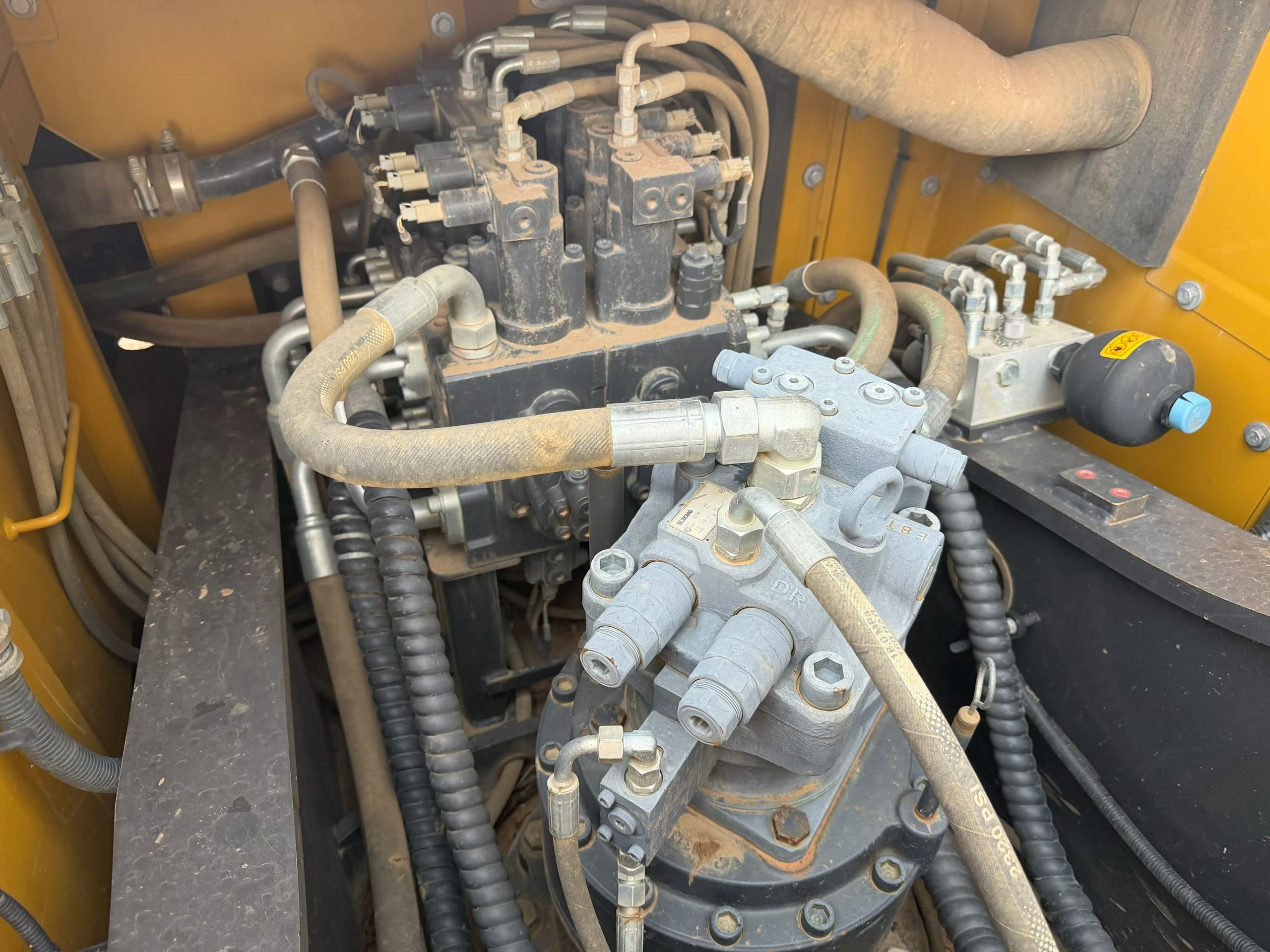 Buy XCMG XE200GH Used Excavator / 3 Buy XCMG XE200GH Used Excavator / 3