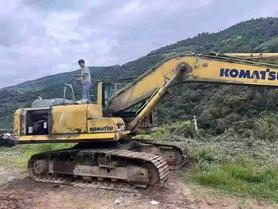 Buy Komatsu PC220 Used Excavator / 2 Buy Komatsu PC220 Used Excavator / 2