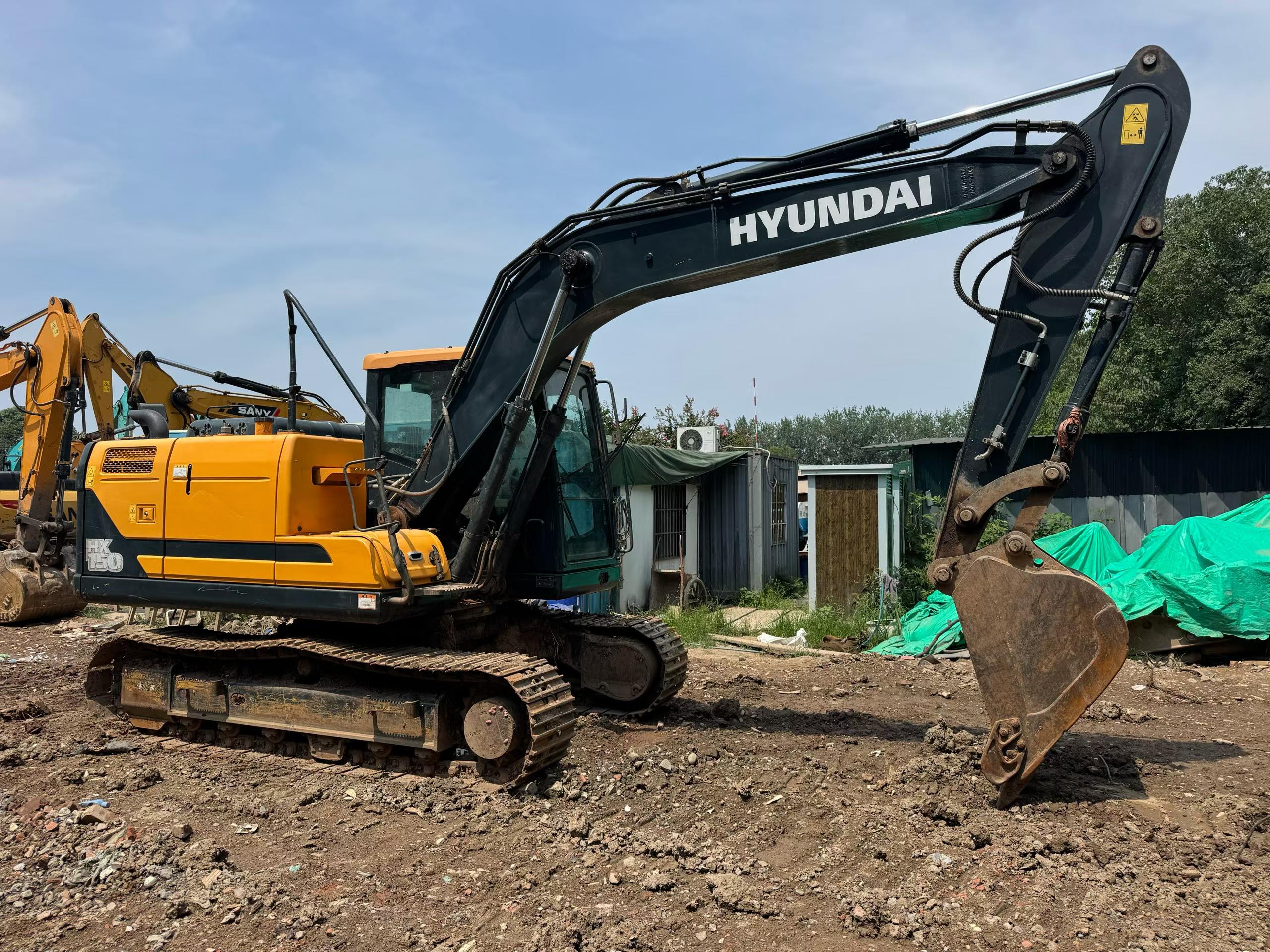 Buy Hyundai R130W Used Excavator / 4 Buy Hyundai R130W Used Excavator / 4