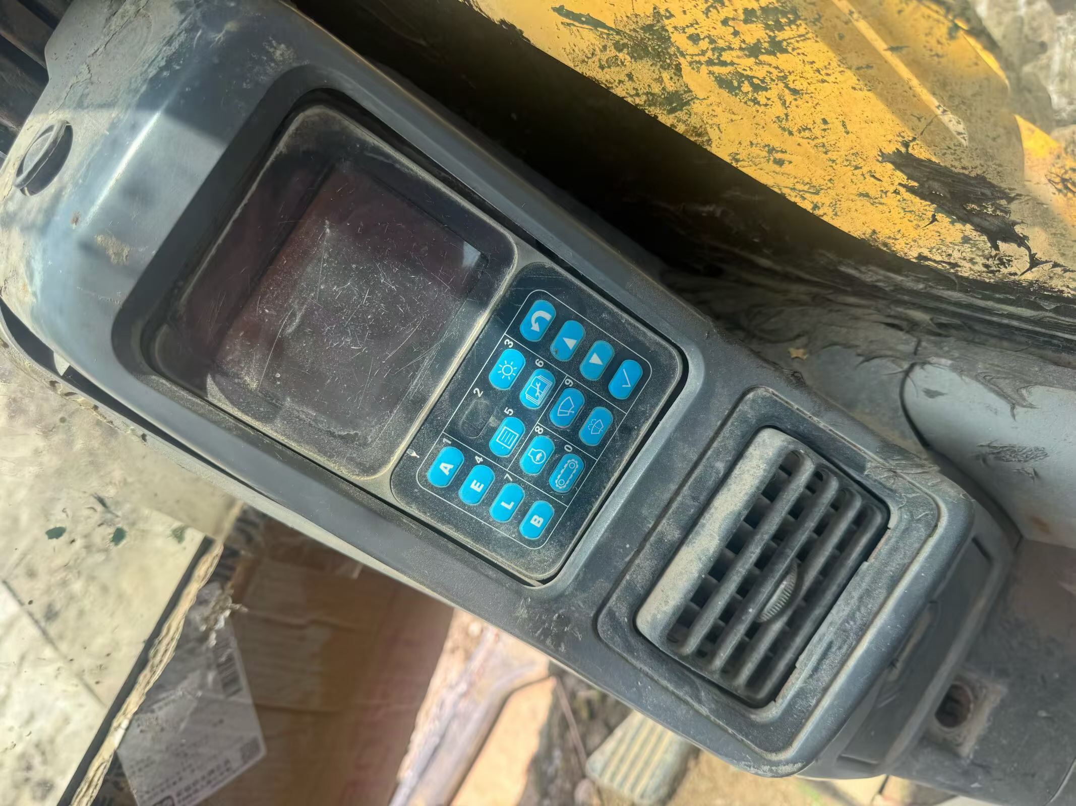 Buy Komatsu PC200-7 Used Excavator / 5 Buy Komatsu PC200-7 Used Excavator / 5