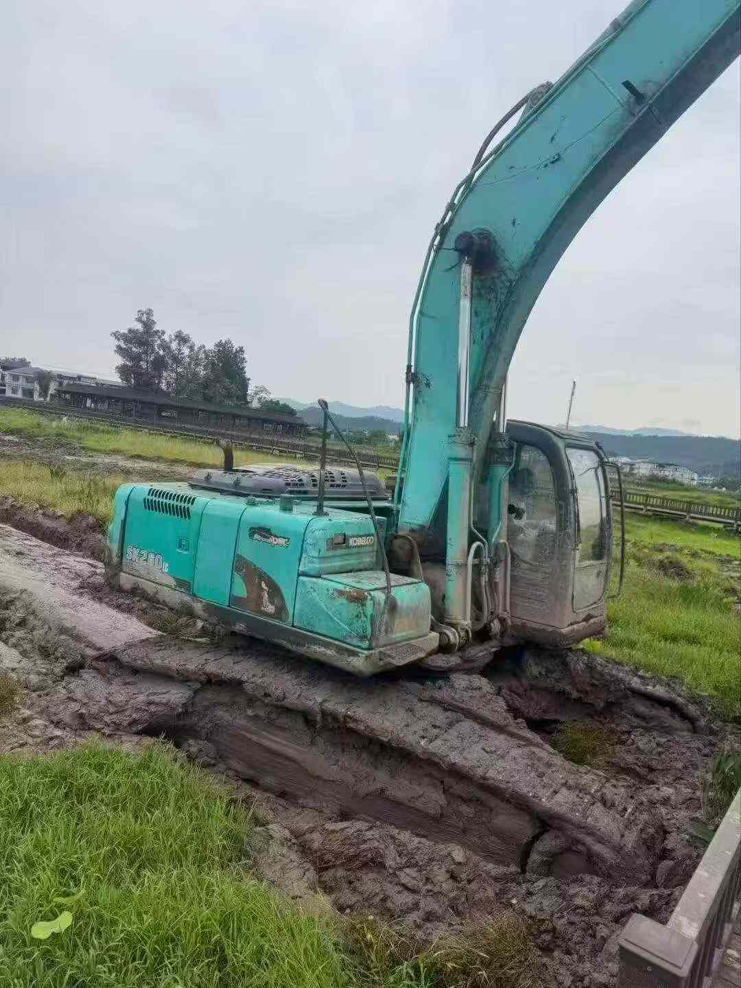 Buy Kobelco SK260 Used Excavator / 4