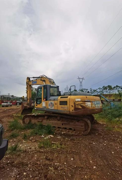 Buy XCMG XE270DK Used Excavator / 1