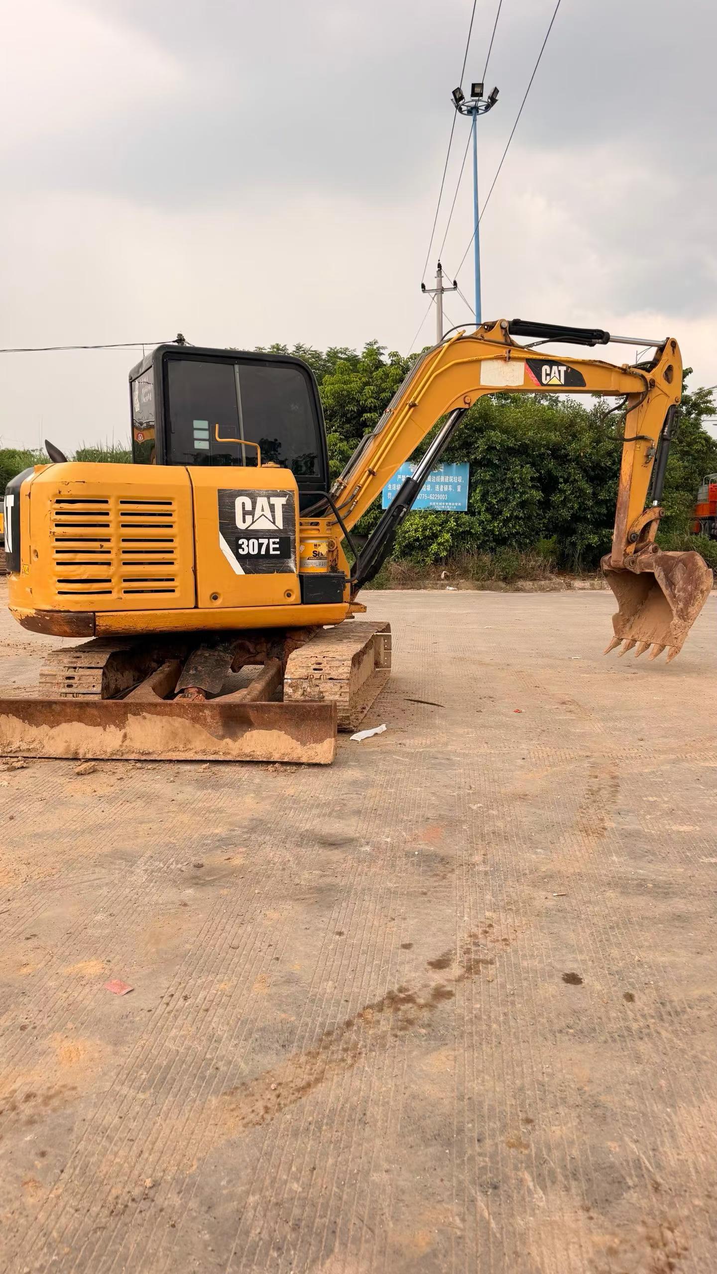 Buy Caterpillar 305.5 Used Excavator / 2 Buy Caterpillar 305.5 Used Excavator / 2