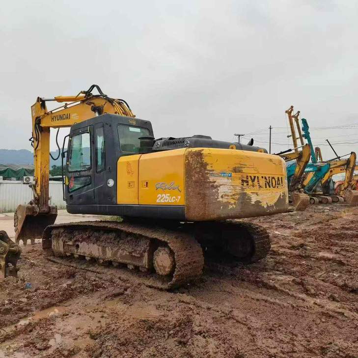 Buy Hyundai R215-7C Used Excavator / 1