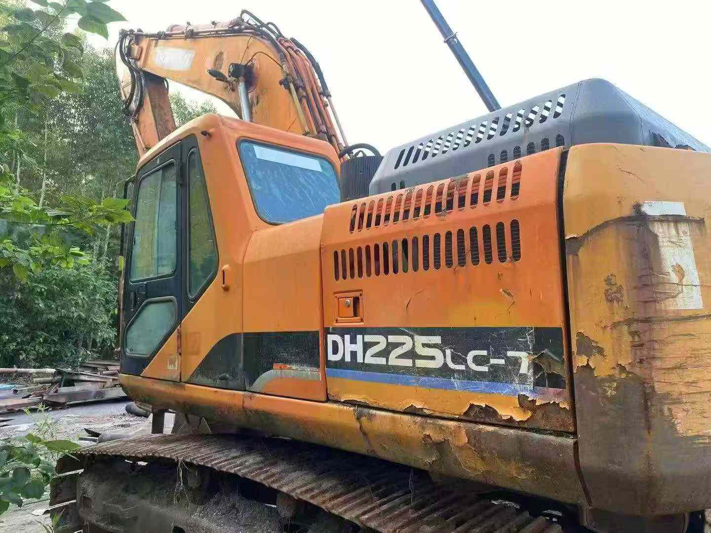 Buy Doosan DH215-7 Used Excavator / 4 Buy Doosan DH215-7 Used Excavator / 4