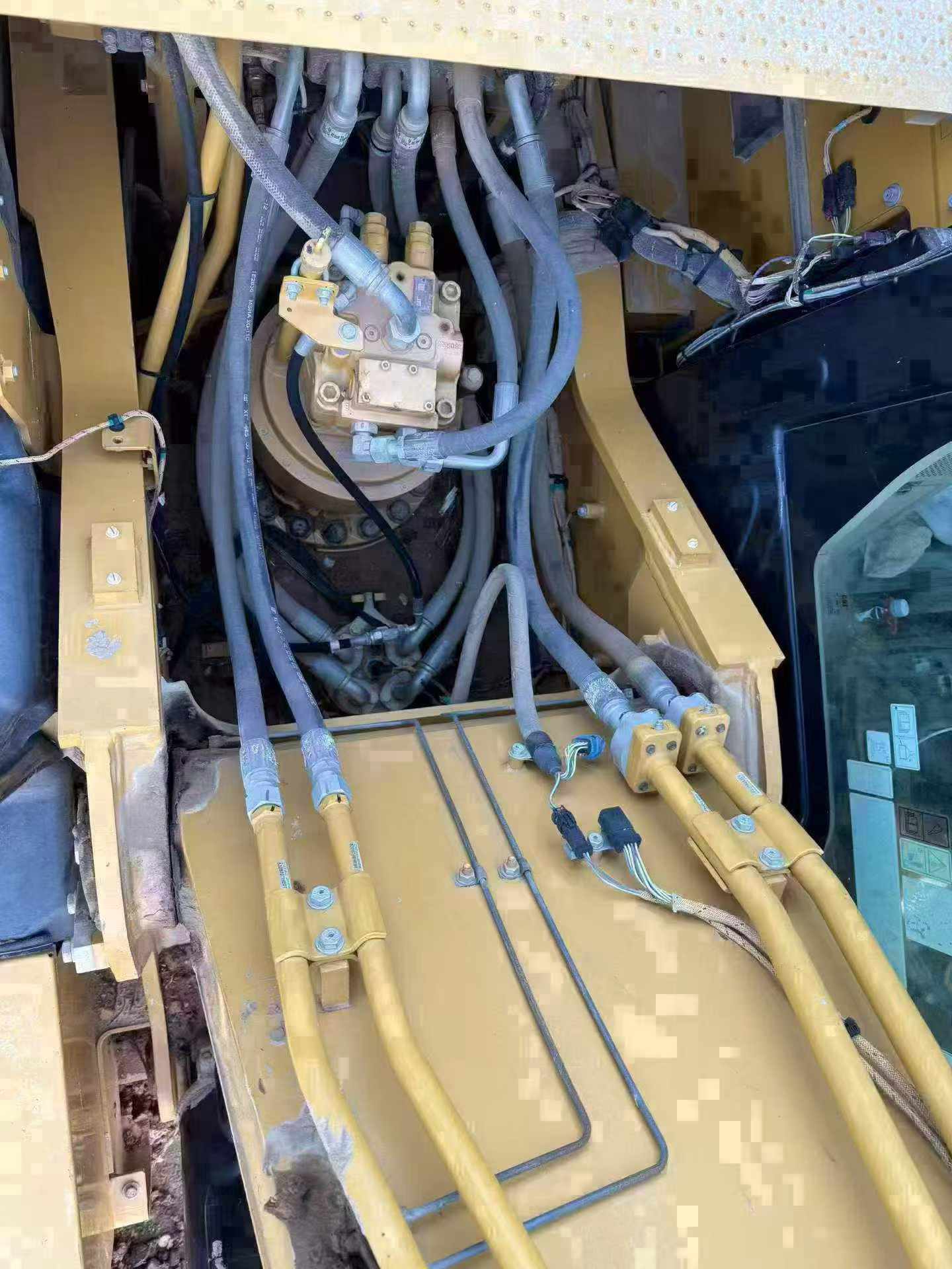 Buy Caterpillar 326DL Used Excavator / 3 Buy Caterpillar 326DL Used Excavator / 3