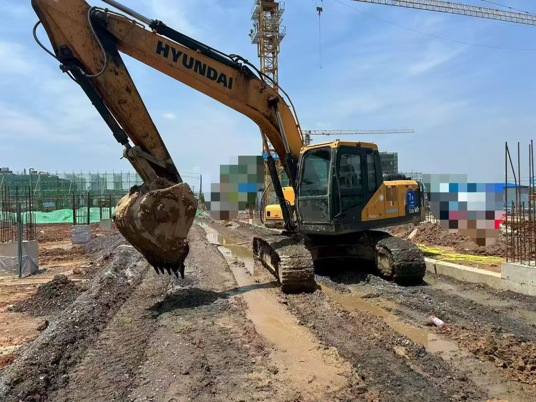Buy Hyundai R215-7 Used Excavator / 2