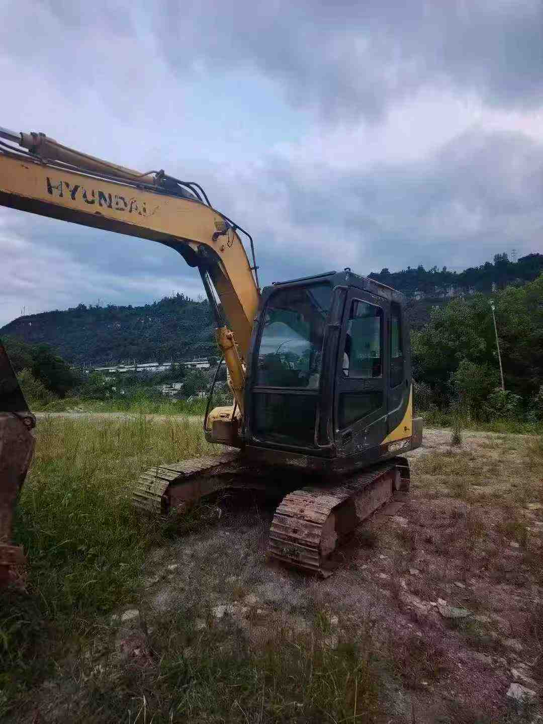 Buy Hyundai R80G Used Excavator / 3