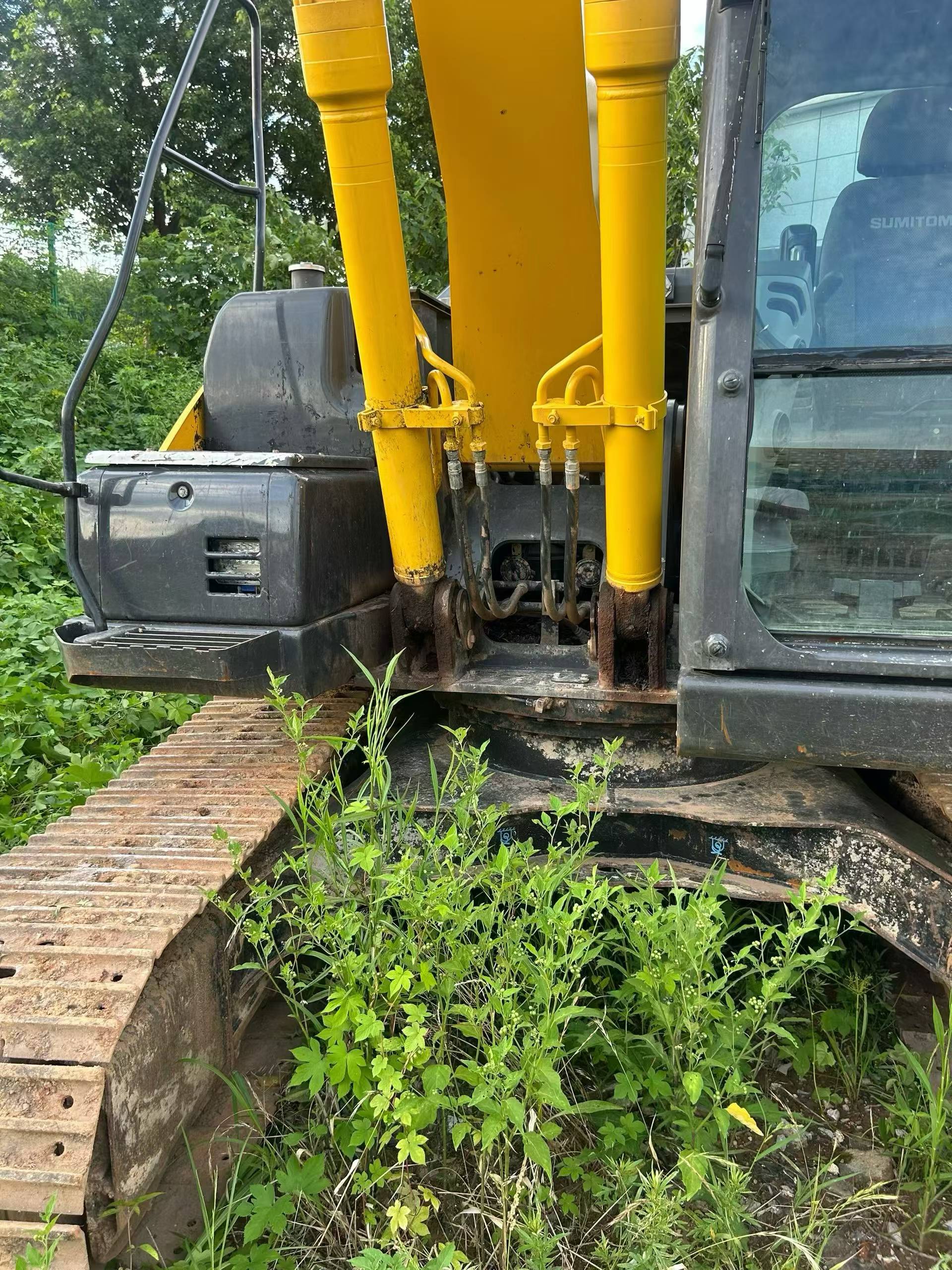 Buy Sumitomo SH130-3 Used Excavator / 2 Buy Sumitomo SH130-3 Used Excavator / 2