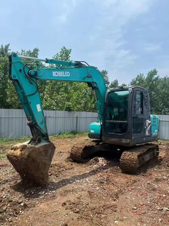 Buy Kobelco SK75 Used Excavator / 1