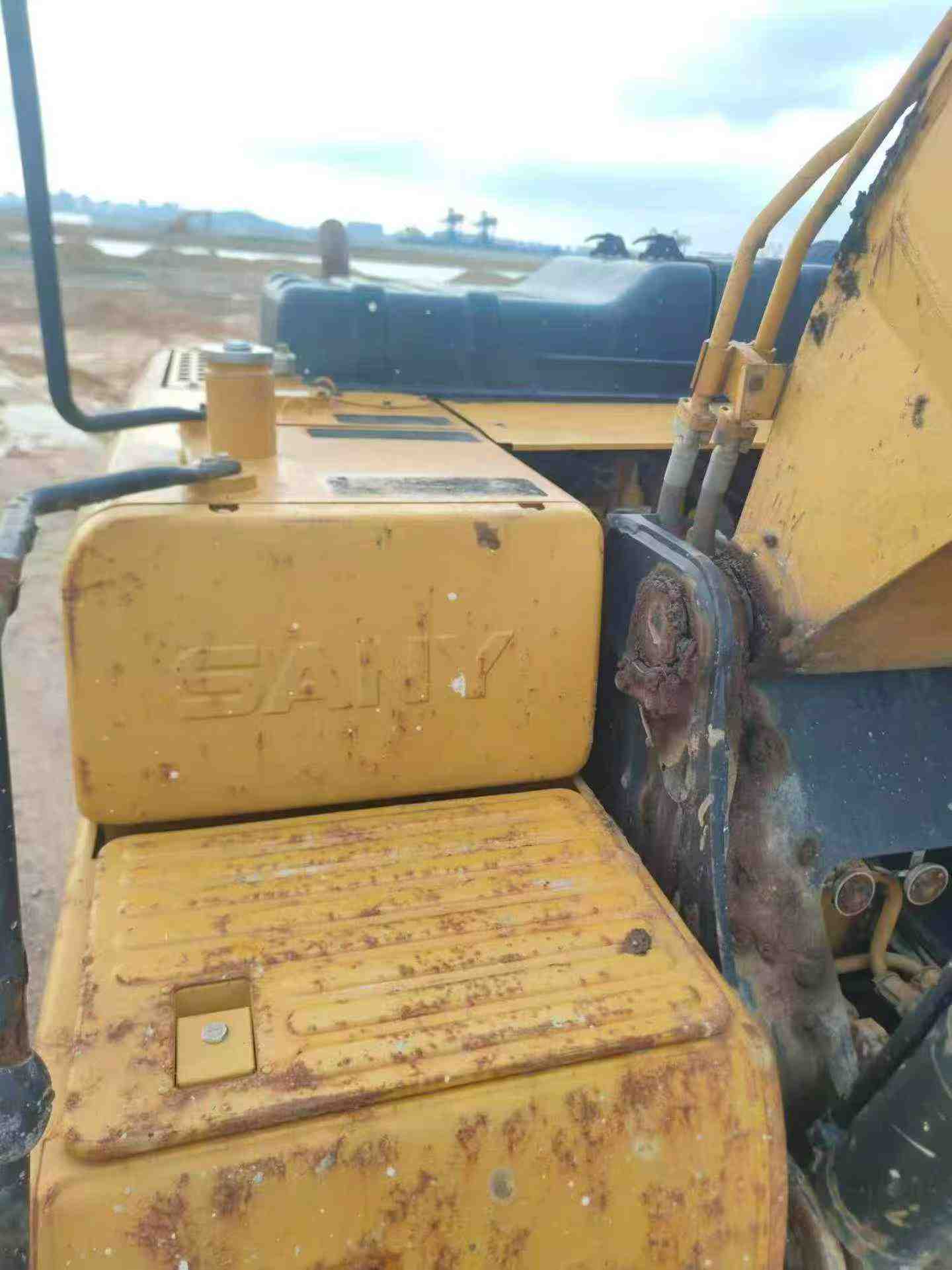 Buy Sany SY205C Used Excavator / 2 Buy Sany SY205C Used Excavator / 2
