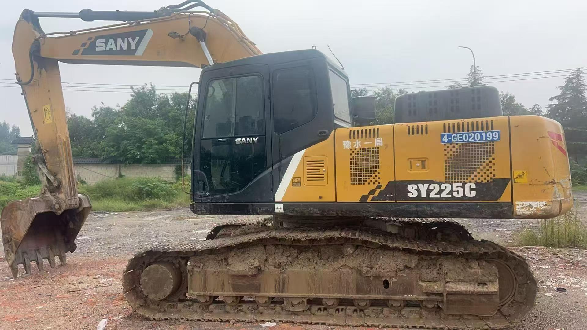 Buy Sany SY215C Used Excavator / 1