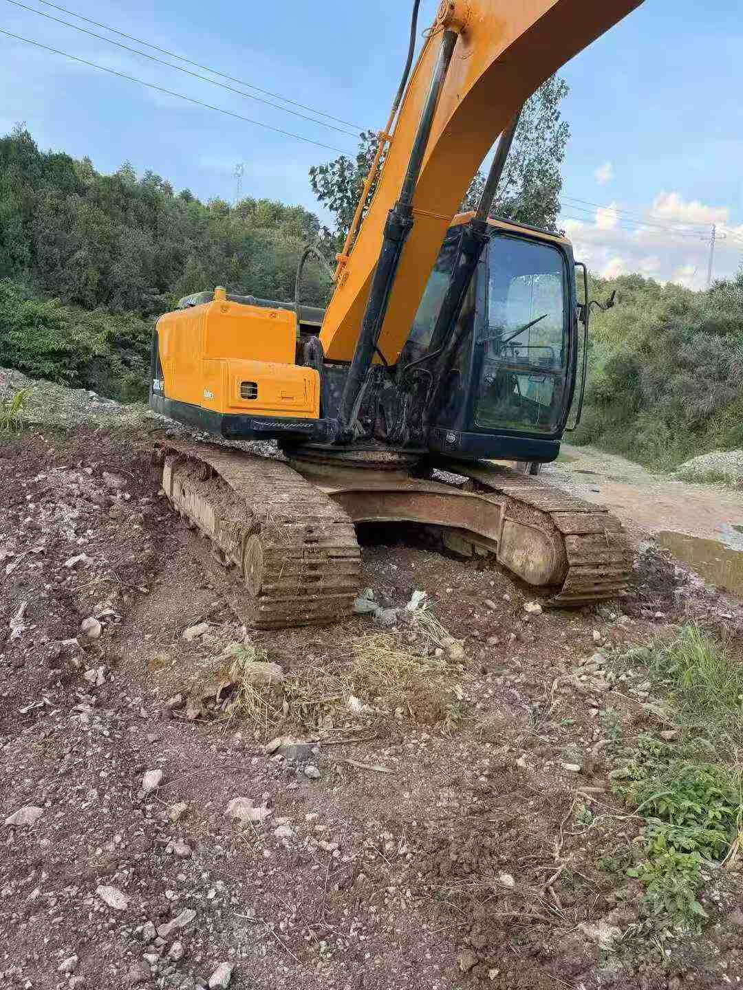 Buy Hyundai R215-7 Used Excavator / 1