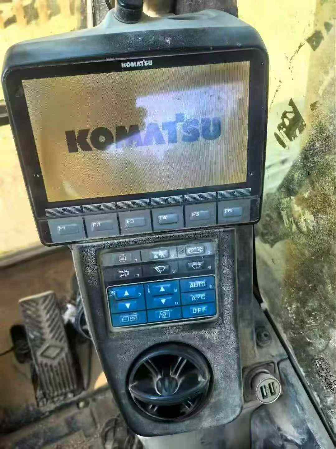 Buy Komatsu PC60-8 Used Excavator / 5