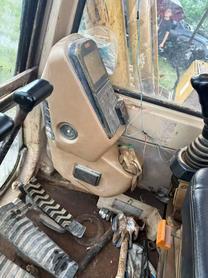 Buy Caterpillar 320V2 Used Excavator / 8 Buy Caterpillar 320V2 Used Excavator / 8