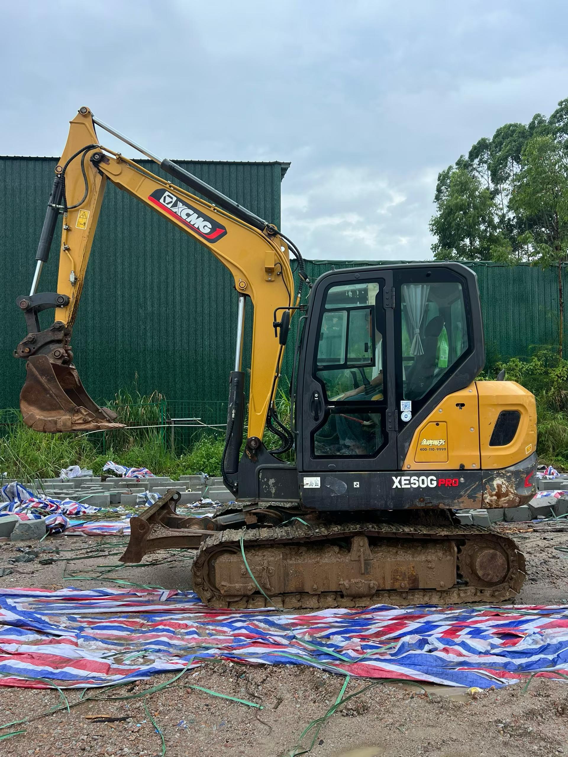 Buy XCMG XE60 Used Excavator / 2 Buy XCMG XE60 Used Excavator / 2