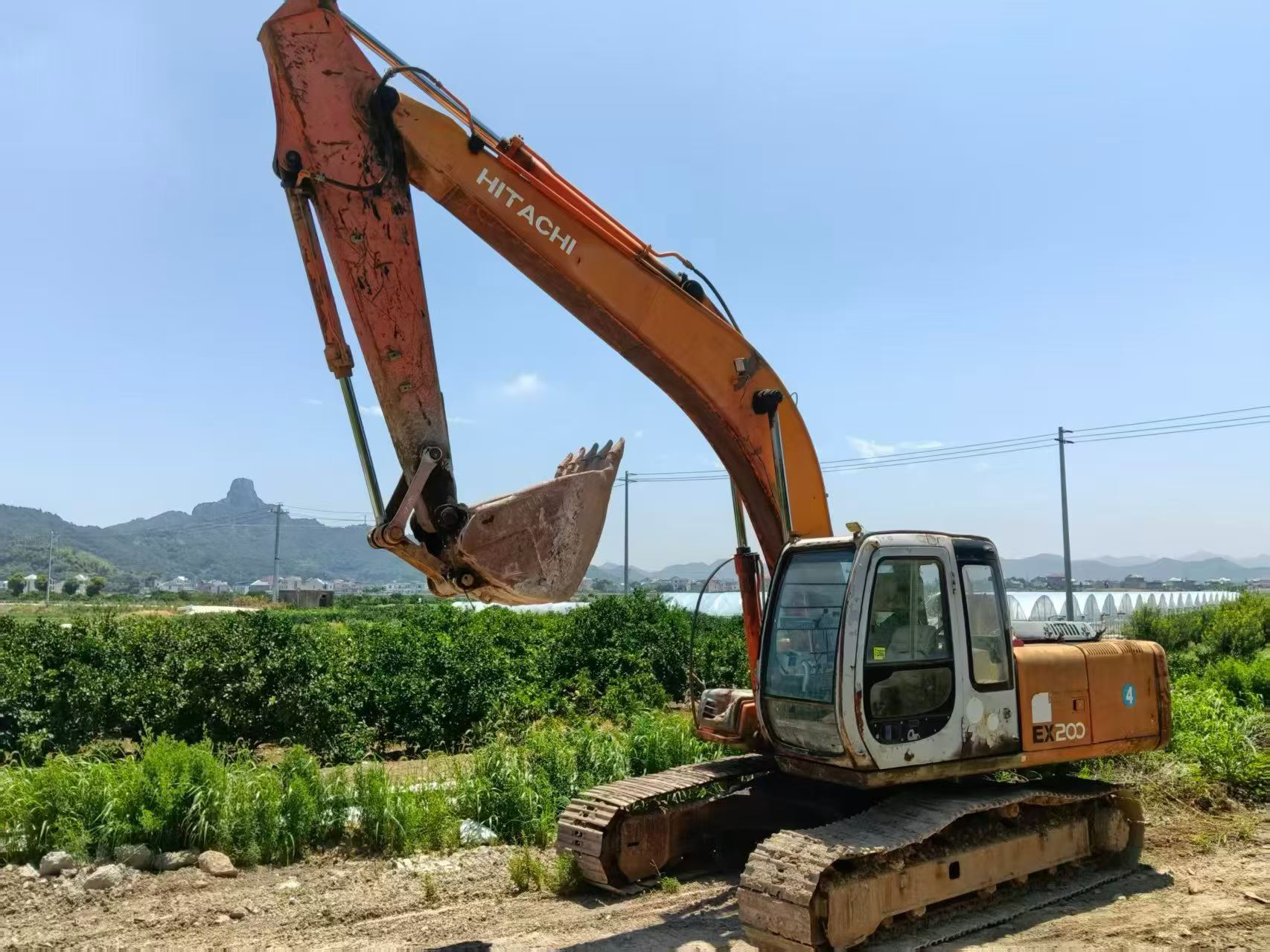 Buy Hitachi EX200-5 Used Excavator / 3
