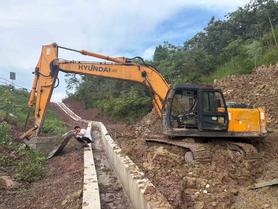 Buy Hyundai R215-7 Used Excavator / 4 Buy Hyundai R215-7 Used Excavator / 4