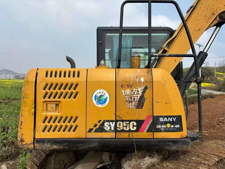 Buy Sany SY75 Used Excavator / 1